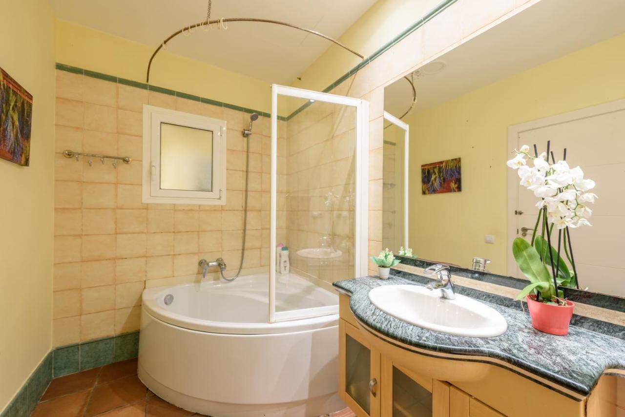 Ramblasrentals Chic & Spacious Flat Pool Table 15M Ramblas - Parking - Wifi Barcelona Ngoại thất bức ảnh